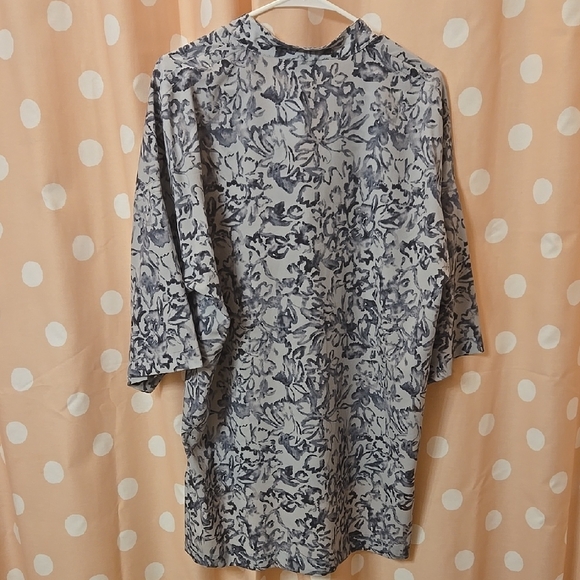 Victor Alfaro Blouse Sz S but Oversized - Picture 2 of 7